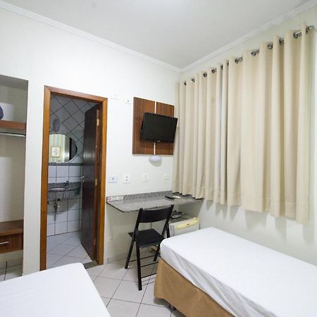 Araucaria Hotel Business - Maringá Eksteriør billede